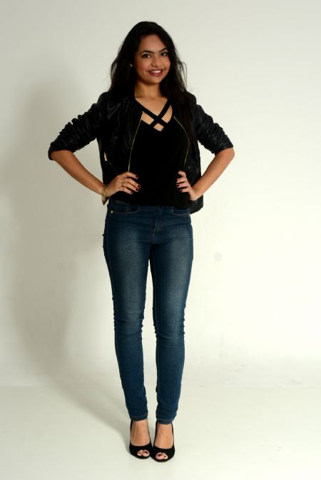 Janaina - ID: 106639 - 352590