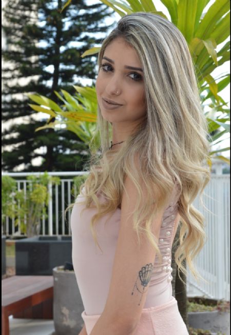 Thalita - ID: 127053