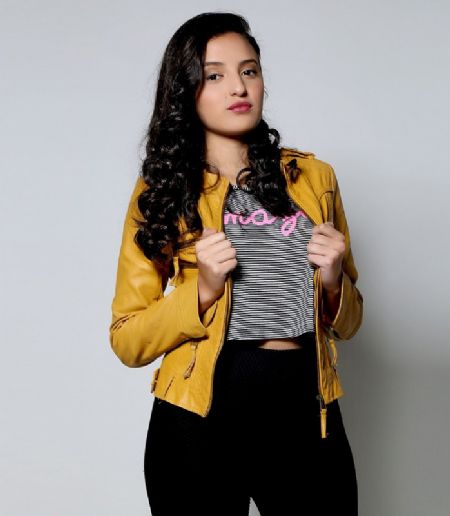 Lorena - ID: 142037