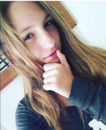 Nina - ID: 152881 - 413572