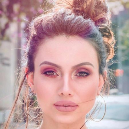 Caroline - ID: 181688