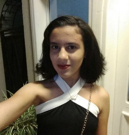 Júlia - ID: 194630