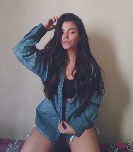 Juliana - ID: 205584
