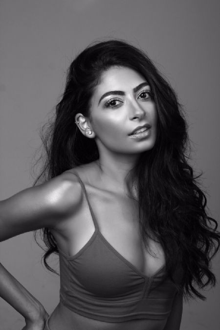 Natalia - ID: 260977