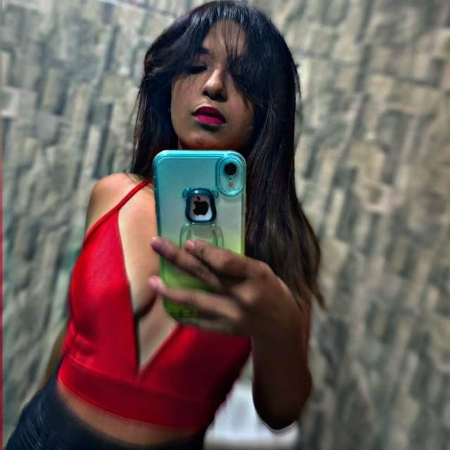 Larissa - ID: 347823