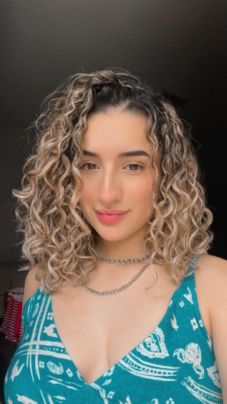 Victoria - ID: 392753