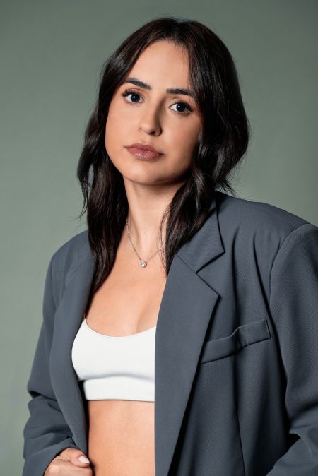Julia - ID: 393622 - 722232