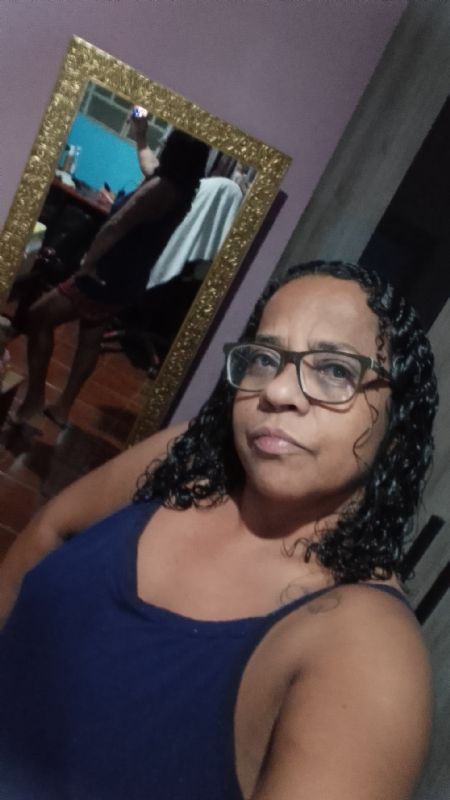 Claudia  - ID: 570975