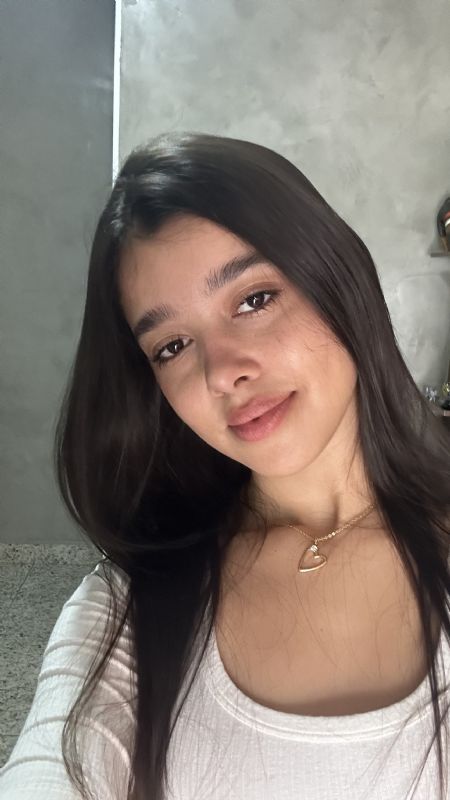 Emily Gomes  - ID: 590365